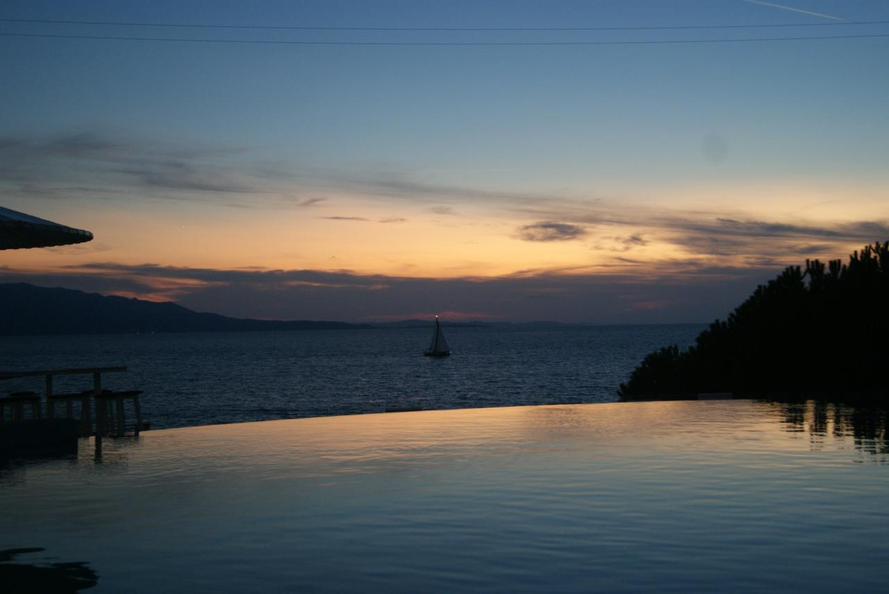 布干维尔岛湾公寓 Sarandë 外观 照片